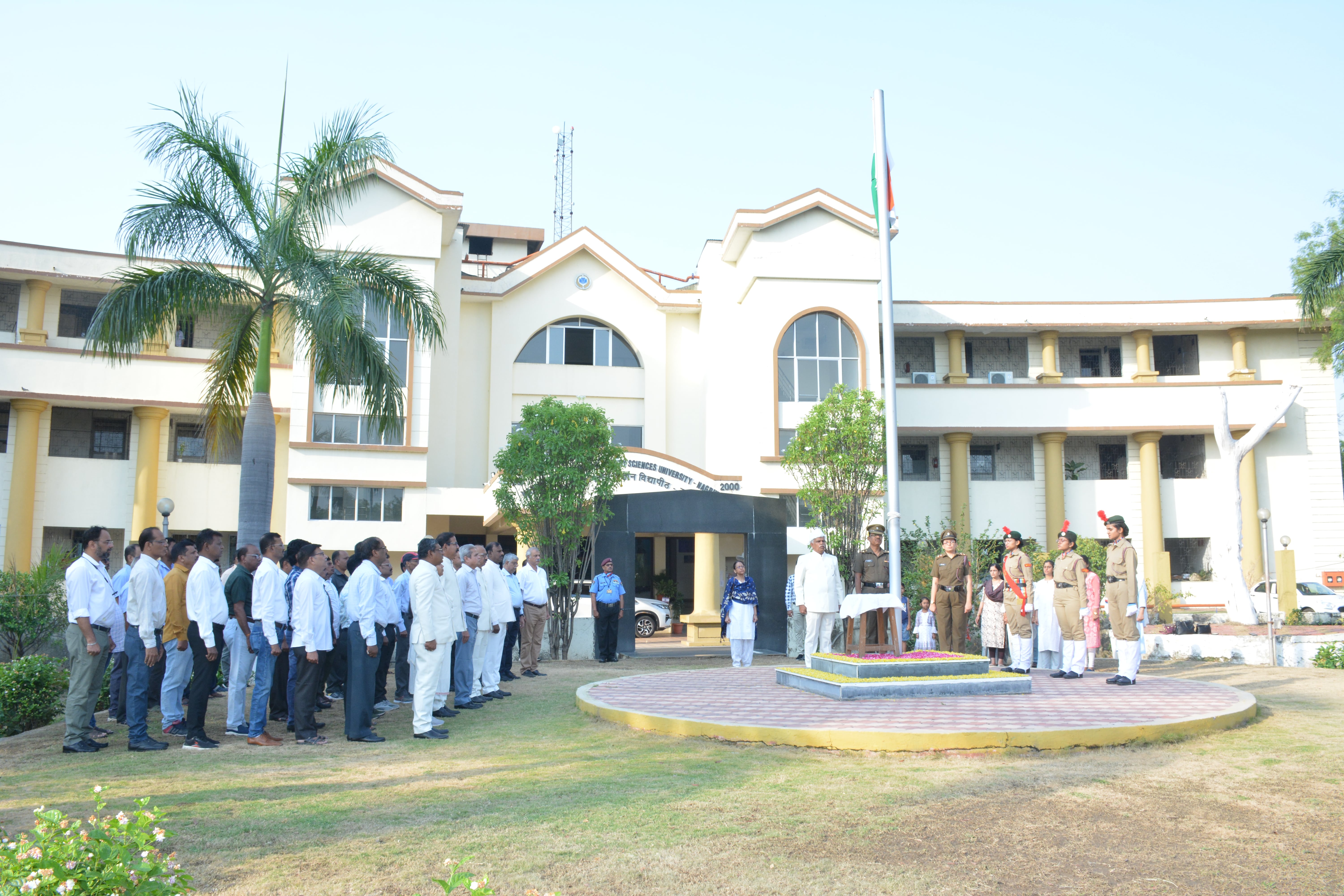 Maharashtra din celebration at MAFSU HQ (3).JPG